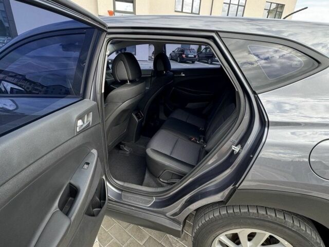 Серый Хендай Туксон, объемом двигателя 2 л и пробегом 65 тыс. км за 21000 $, фото 11 на Automoto.ua