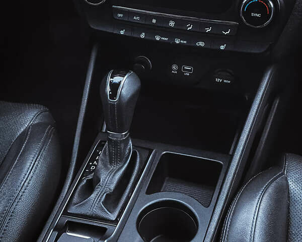 Сірий Хендай Туксон, об'ємом двигуна 1.6 л та пробігом 133 тис. км за 19000 $, фото 10 на Automoto.ua