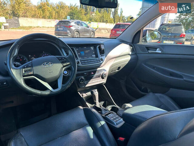 Хендай Туксон 2017 в Киеве на Automoto.ua Серый Хендай Туксон, объемом двигателя 2 л и пробегом 190 тыс. км за 16700 $, фото 28 на Automoto.ua