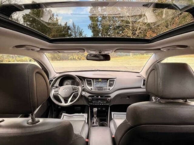 Сірий Хендай Туксон, об'ємом двигуна 1.6 л та пробігом 60 тис. км за 8000 $, фото 11 на Automoto.ua