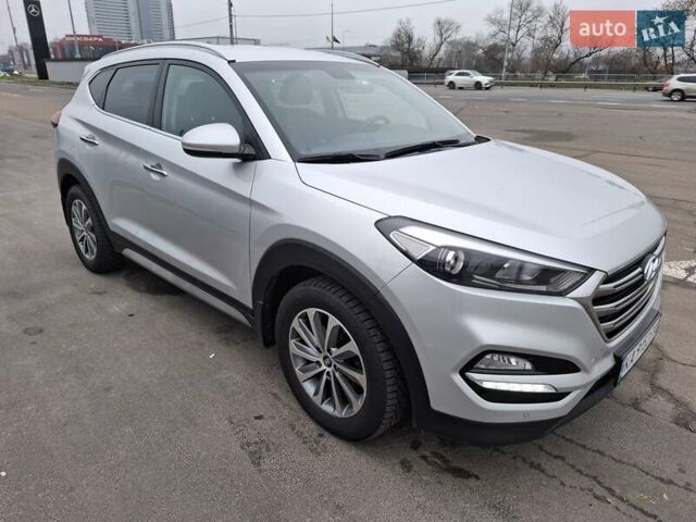 Сірий Хендай Туксон, об'ємом двигуна 2 л та пробігом 98 тис. км за 18500 $, фото 1 на Automoto.ua