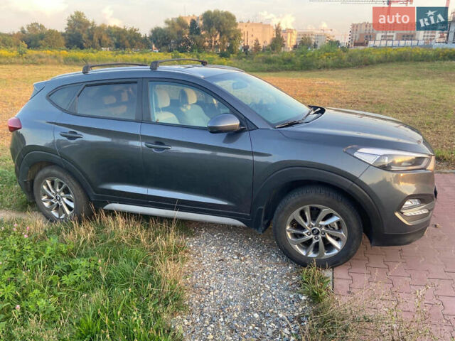 Хендай Туксон 2017 в Киеве на Automoto.ua Серый Хендай Туксон, объемом двигателя 2 л и пробегом 98 тыс. км за 12999 $, фото 3 на Automoto.ua