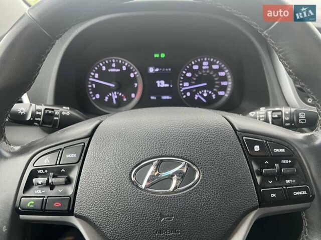 Сірий Хендай Туксон, об'ємом двигуна 2 л та пробігом 117 тис. км за 15900 $, фото 13 на Automoto.ua