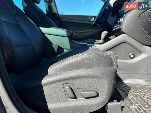 Хендай Туксон 2017 в Киеве на Automoto.ua Серый Хендай Туксон, объемом двигателя 2 л и пробегом 190 тыс. км за 16700 $, фото 40 на Automoto.ua