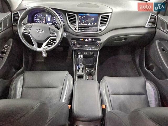 Сірий Хендай Туксон, об'ємом двигуна 1.59 л та пробігом 171 тис. км за 3200 $, фото 6 на Automoto.ua