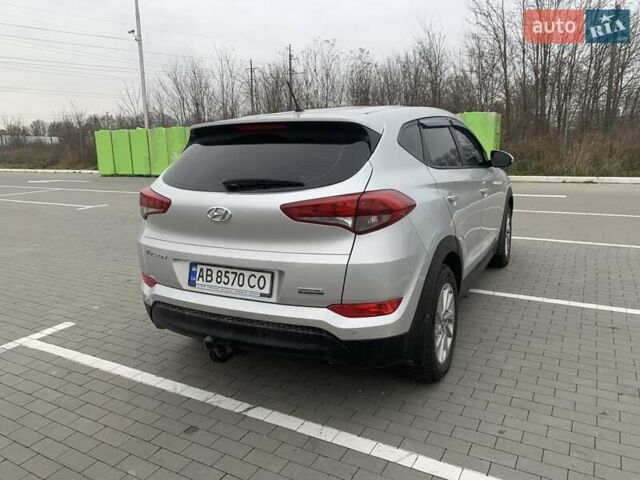 Сірий Хендай Туксон, об'ємом двигуна 2 л та пробігом 189 тис. км за 16900 $, фото 6 на Automoto.ua