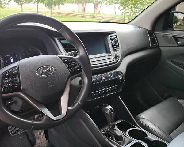 Сірий Хендай Туксон, об'ємом двигуна 2 л та пробігом 60 тис. км за 18200 $, фото 17 на Automoto.ua