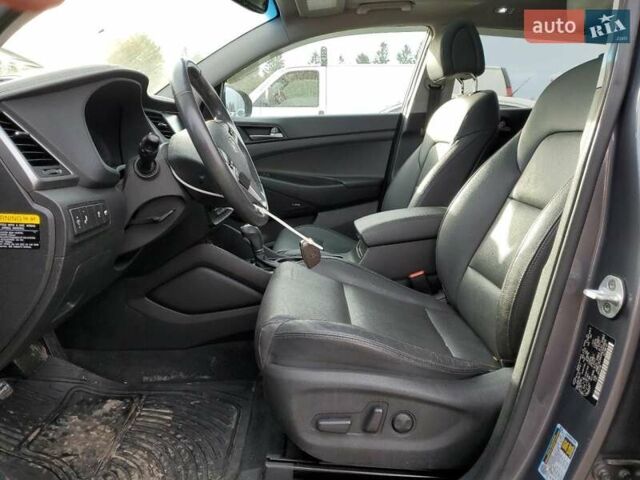 Хендай Туксон 2017 в Киеве на Automoto.ua Серый Хендай Туксон, объемом двигателя 2 л и пробегом 95 тыс. км за 2000 $, фото 6 на Automoto.ua