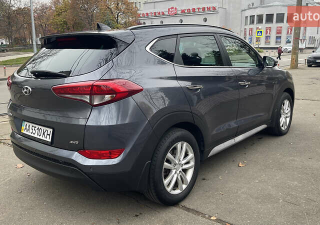 Серый Хендай Туксон, объемом двигателя 2 л и пробегом 193 тыс. км за 15300 $, фото 7 на Automoto.ua