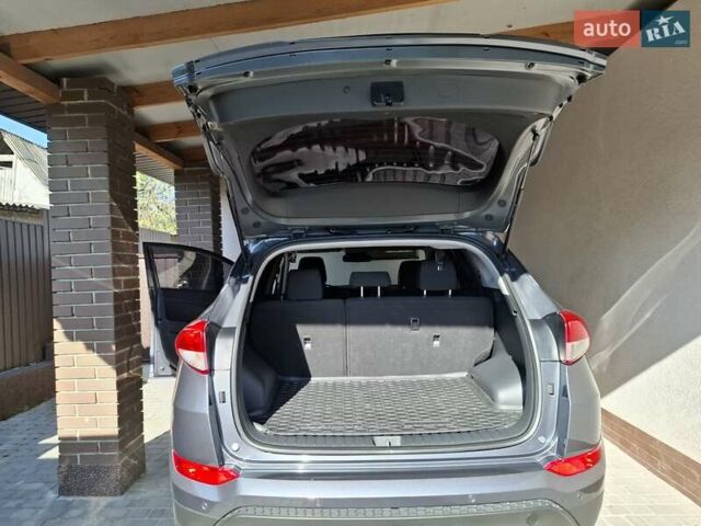 Хендай Туксон 2017 в Виннице на Automoto.ua Серый Хендай Туксон, объемом двигателя 2 л и пробегом 153 тыс. км за 14500 $, фото 7 на Automoto.ua