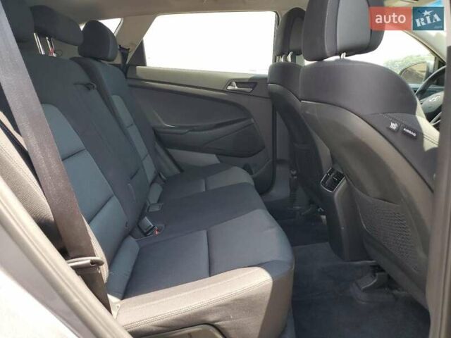 Сірий Хендай Туксон, об'ємом двигуна 1.59 л та пробігом 119 тис. км за 3000 $, фото 10 на Automoto.ua