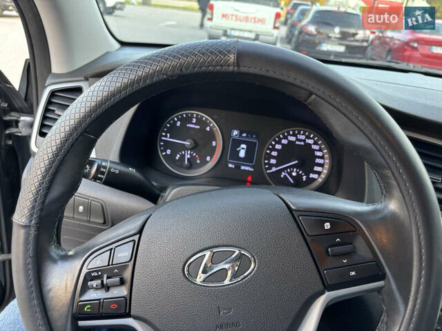 Сірий Хендай Туксон, об'ємом двигуна 2 л та пробігом 38 тис. км за 17000 $, фото 11 на Automoto.ua