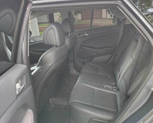 Сірий Хендай Туксон, об'ємом двигуна 2 л та пробігом 60 тис. км за 18200 $, фото 20 на Automoto.ua