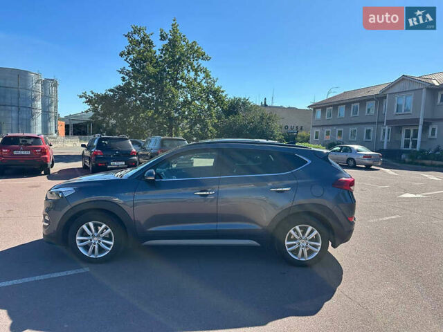 Хендай Туксон 2017 в Киеве на Automoto.ua Серый Хендай Туксон, объемом двигателя 2 л и пробегом 190 тыс. км за 16700 $, фото 9 на Automoto.ua