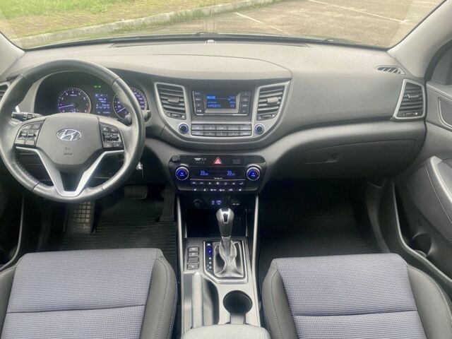 Сірий Хендай Туксон, об'ємом двигуна 2 л та пробігом 123 тис. км за 16000 $, фото 9 на Automoto.ua