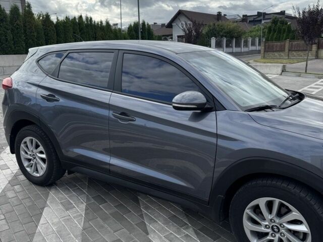 Серый Хендай Туксон, объемом двигателя 2 л и пробегом 65 тыс. км за 21000 $, фото 8 на Automoto.ua