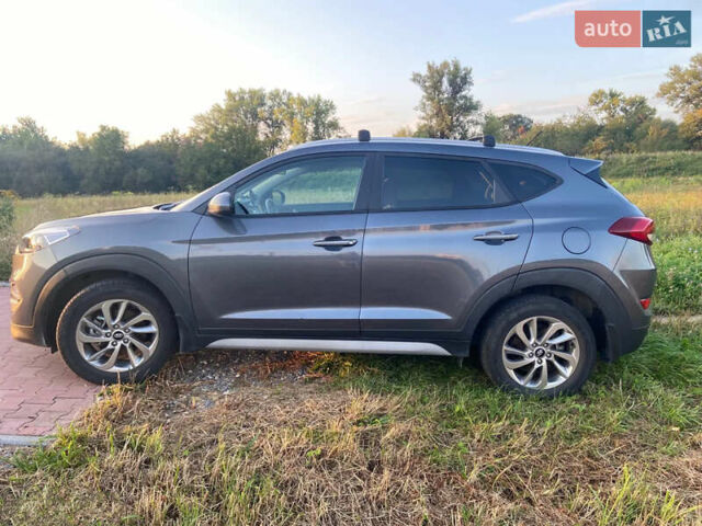 Хендай Туксон 2017 в Киеве на Automoto.ua Серый Хендай Туксон, объемом двигателя 2 л и пробегом 98 тыс. км за 12999 $, фото 1 на Automoto.ua