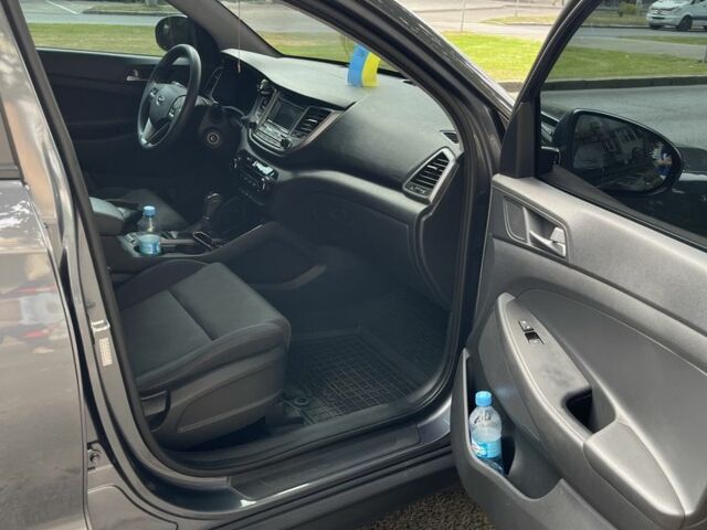 Серый Хендай Туксон, объемом двигателя 2 л и пробегом 3 тыс. км за 16500 $, фото 7 на Automoto.ua