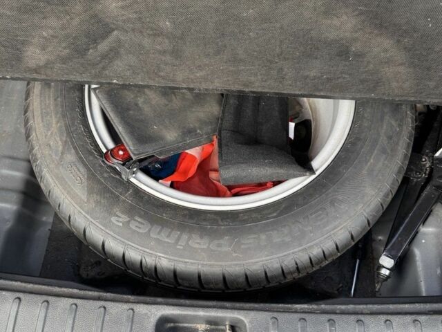 Серый Хендай Туксон, объемом двигателя 2 л и пробегом 65 тыс. км за 21000 $, фото 4 на Automoto.ua