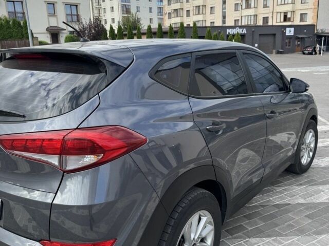 Серый Хендай Туксон, объемом двигателя 2 л и пробегом 65 тыс. км за 21000 $, фото 6 на Automoto.ua