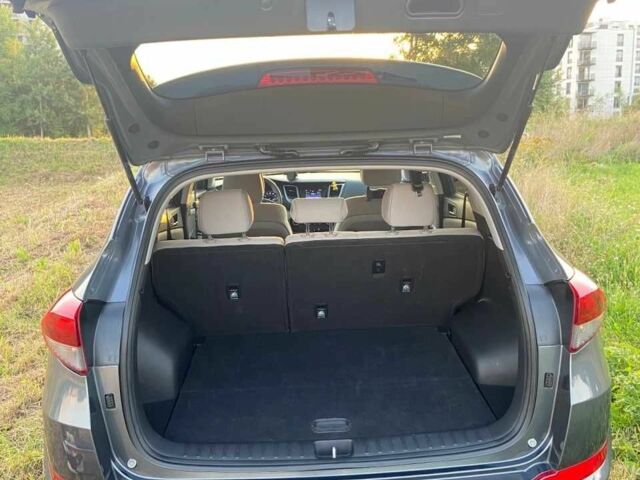 Хендай Туксон 2017 в Киеве на Automoto.ua Серый Хендай Туксон, объемом двигателя 2 л и пробегом 98 тыс. км за 12999 $, фото 5 на Automoto.ua