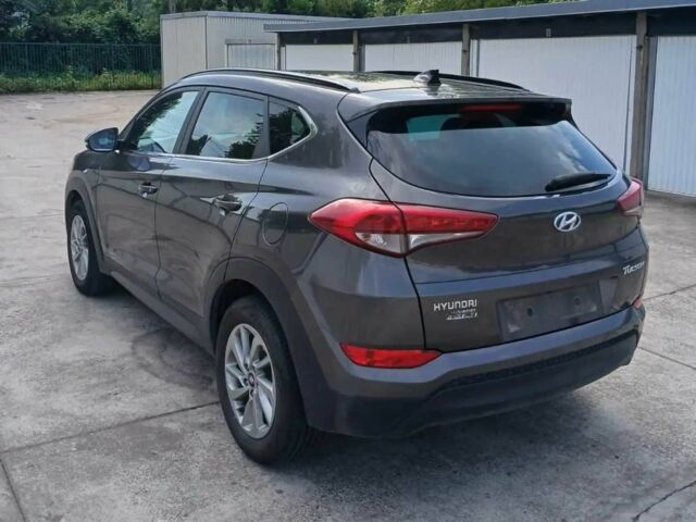 Сірий Хендай Туксон, об'ємом двигуна 1.7 л та пробігом 117 тис. км за 15300 $, фото 1 на Automoto.ua