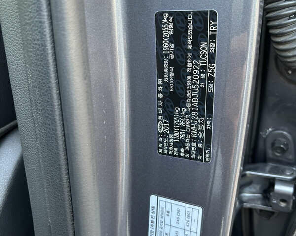 Сірий Хендай Туксон, об'ємом двигуна 2 л та пробігом 38 тис. км за 17000 $, фото 13 на Automoto.ua