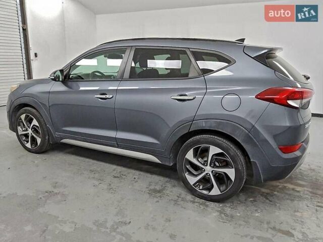 Сірий Хендай Туксон, об'ємом двигуна 1.59 л та пробігом 171 тис. км за 3200 $, фото 2 на Automoto.ua