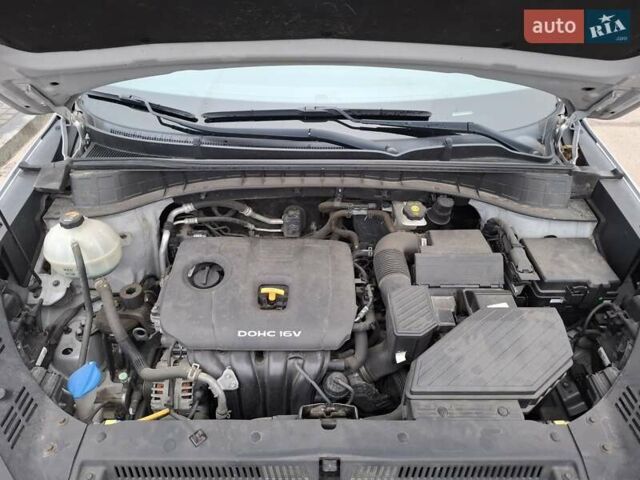 Сірий Хендай Туксон, об'ємом двигуна 2 л та пробігом 98 тис. км за 18500 $, фото 21 на Automoto.ua