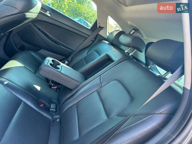 Хендай Туксон 2017 в Киеве на Automoto.ua Серый Хендай Туксон, объемом двигателя 2 л и пробегом 190 тыс. км за 16700 $, фото 27 на Automoto.ua