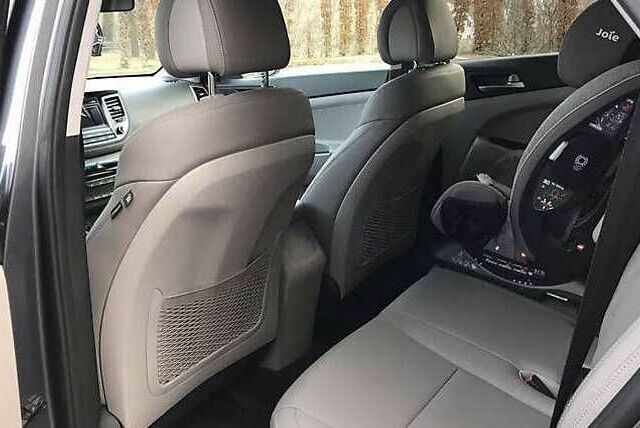 Серый Хендай Туксон, объемом двигателя 2 л и пробегом 130 тыс. км за 14400 $, фото 7 на Automoto.ua