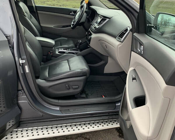 Сірий Хендай Туксон, об'ємом двигуна 1.59 л та пробігом 94 тис. км за 16500 $, фото 17 на Automoto.ua