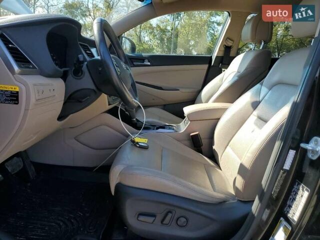 Сірий Хендай Туксон, об'ємом двигуна 1.6 л та пробігом 160 тис. км за 2700 $, фото 6 на Automoto.ua