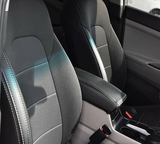 Сірий Хендай Туксон, об'ємом двигуна 2 л та пробігом 117 тис. км за 16900 $, фото 9 на Automoto.ua