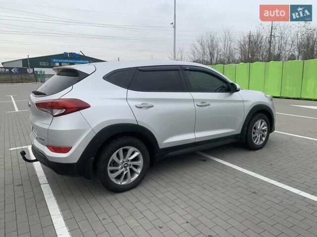 Сірий Хендай Туксон, об'ємом двигуна 2 л та пробігом 189 тис. км за 16900 $, фото 7 на Automoto.ua
