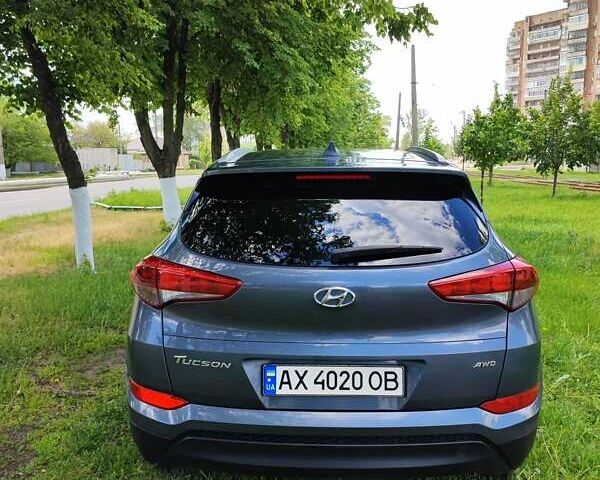 Сірий Хендай Туксон, об'ємом двигуна 2 л та пробігом 60 тис. км за 18200 $, фото 7 на Automoto.ua