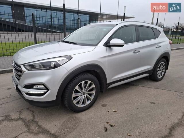 Сірий Хендай Туксон, об'ємом двигуна 2 л та пробігом 98 тис. км за 18500 $, фото 22 на Automoto.ua