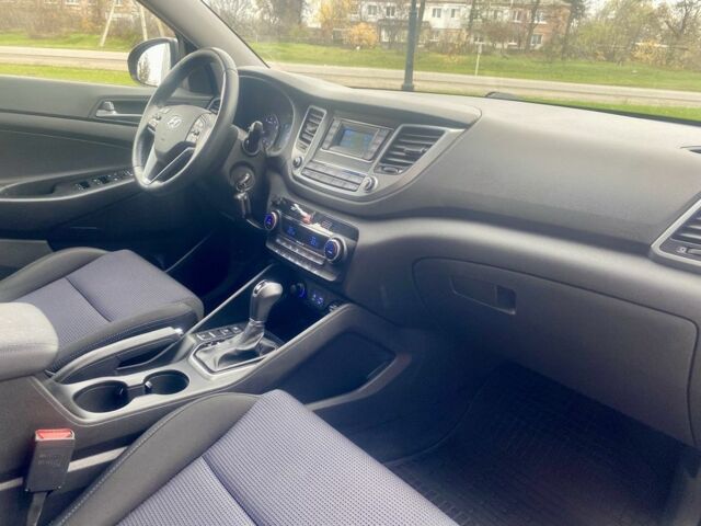 Сірий Хендай Туксон, об'ємом двигуна 2 л та пробігом 123 тис. км за 16000 $, фото 8 на Automoto.ua