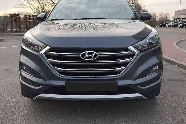 Серый Хендай Туксон, объемом двигателя 2 л и пробегом 130 тыс. км за 14400 $, фото 1 на Automoto.ua