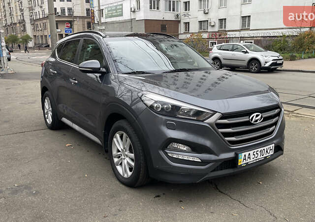 Серый Хендай Туксон, объемом двигателя 2 л и пробегом 193 тыс. км за 15300 $, фото 8 на Automoto.ua