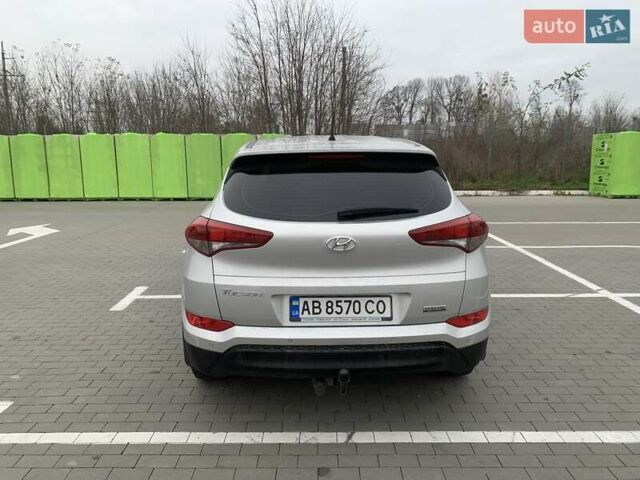 Сірий Хендай Туксон, об'ємом двигуна 2 л та пробігом 189 тис. км за 16900 $, фото 5 на Automoto.ua