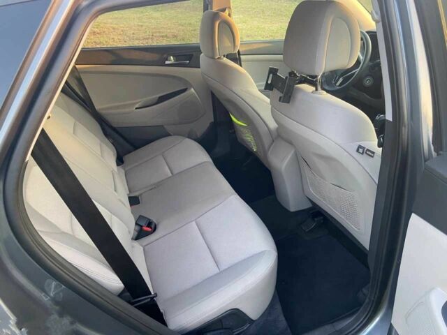 Хендай Туксон 2017 в Киеве на Automoto.ua Серый Хендай Туксон, объемом двигателя 2 л и пробегом 98 тыс. км за 12999 $, фото 8 на Automoto.ua