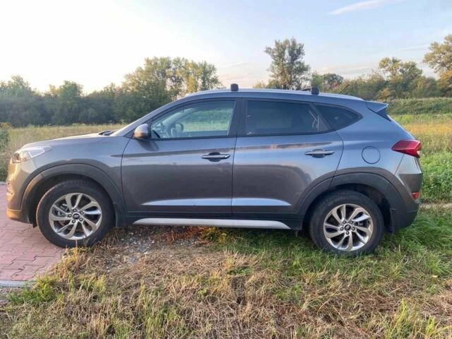 Хендай Туксон 2017 в Киеве на Automoto.ua Серый Хендай Туксон, объемом двигателя 2 л и пробегом 98 тыс. км за 12999 $, фото 1 на Automoto.ua