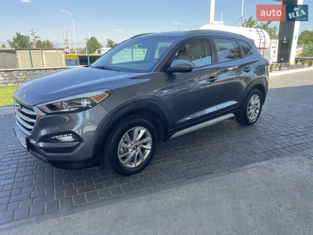 Серый Хендай Туксон, объемом двигателя 2 л и пробегом 118 тыс. км за 17200 $, фото 7 на Automoto.ua