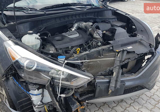 Сірий Хендай Туксон, об'ємом двигуна 1.59 л та пробігом 125 тис. км за 17000 $, фото 13 на Automoto.ua