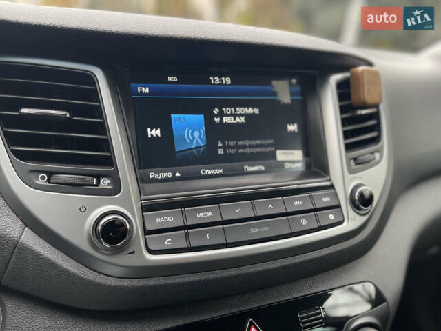 Серый Хендай Туксон, объемом двигателя 2 л и пробегом 193 тыс. км за 15300 $, фото 30 на Automoto.ua