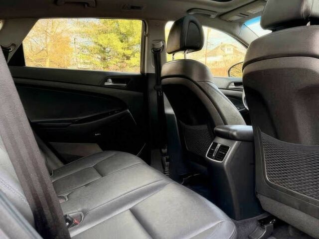 Сірий Хендай Туксон, об'ємом двигуна 1.6 л та пробігом 60 тис. км за 8000 $, фото 10 на Automoto.ua