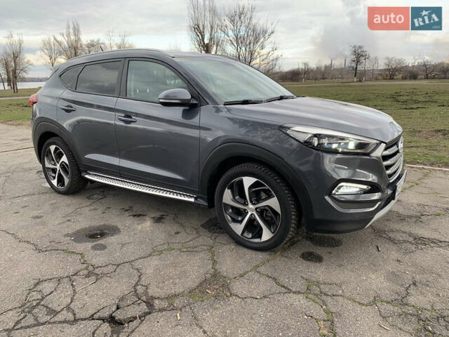 Сірий Хендай Туксон, об'ємом двигуна 1.59 л та пробігом 94 тис. км за 16500 $, фото 1 на Automoto.ua