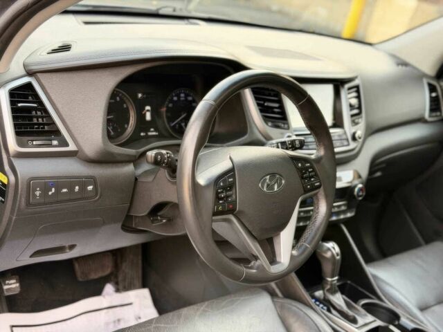 Сірий Хендай Туксон, об'ємом двигуна 1.6 л та пробігом 60 тис. км за 8000 $, фото 7 на Automoto.ua