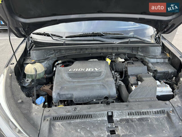 Сірий Хендай Туксон, об'ємом двигуна 2 л та пробігом 38 тис. км за 17000 $, фото 12 на Automoto.ua